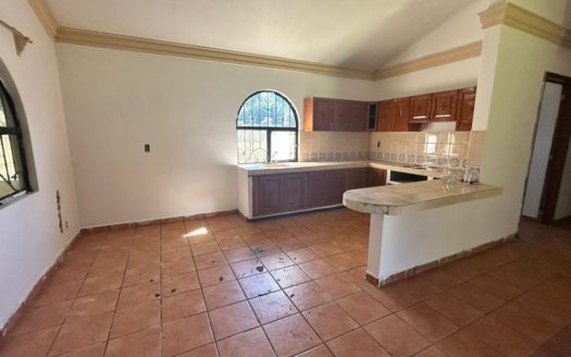 EXCELENTE CASA DE CAMPO EN ZIRAHUEN A DOS MINUTOS DEL LAGO