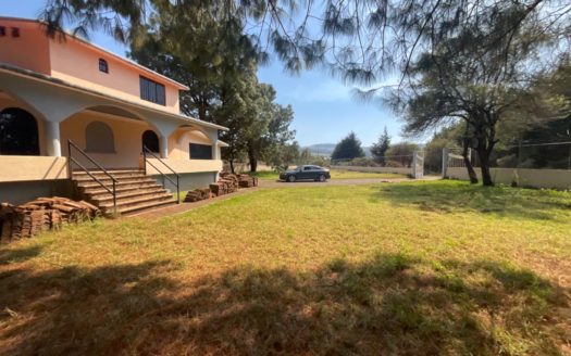EXCELENTE CASA DE CAMPO EN ZIRAHUEN A DOS MINUTOS DEL LAGO