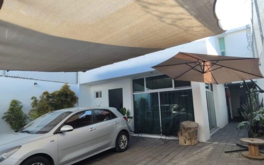 SE VENDE AMPLIA CASA EN LA COLONIA GERTRUDIS SANCHEZ
