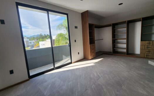 CASA MODERNA EN VENTA EN RINCON ALTOZANO – DISEÑO EXCLUSIVO Y UBICACIÓN PREMIUM