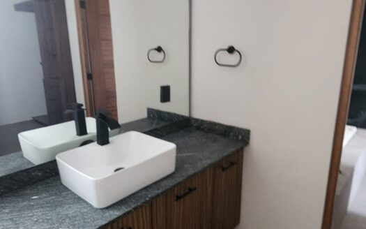 CASA MODERNA EN VENTA EN RINCON ALTOZANO – DISEÑO EXCLUSIVO Y UBICACIÓN PREMIUM