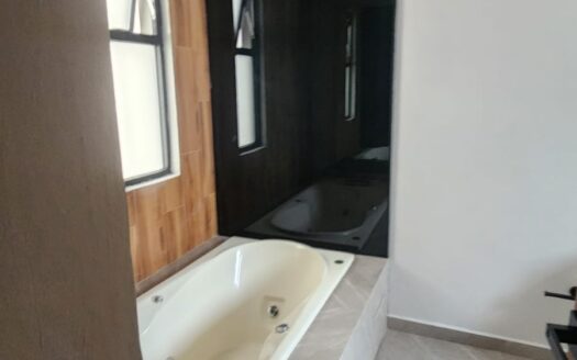 CASA MODERNA EN VENTA EN RINCON ALTOZANO – DISEÑO EXCLUSIVO Y UBICACIÓN PREMIUM
