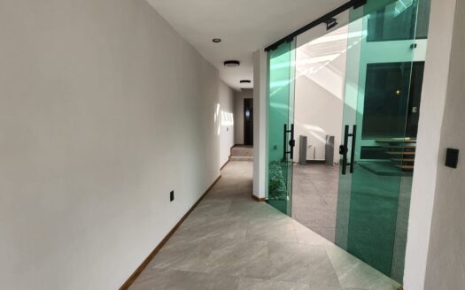 CASA MODERNA EN VENTA EN RINCON ALTOZANO – DISEÑO EXCLUSIVO Y UBICACIÓN PREMIUM