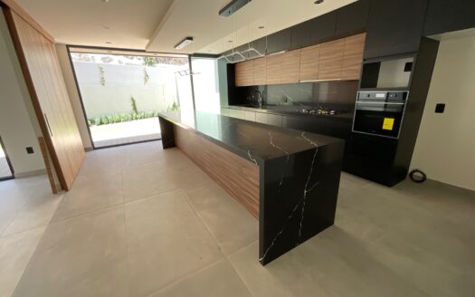 RESIDENCIA EN VENTA EN CLUB DE GOLF ALTOZANO – EXCLUSIVIDAD, LUJO Y ESPACIOS ESPECTACULARES